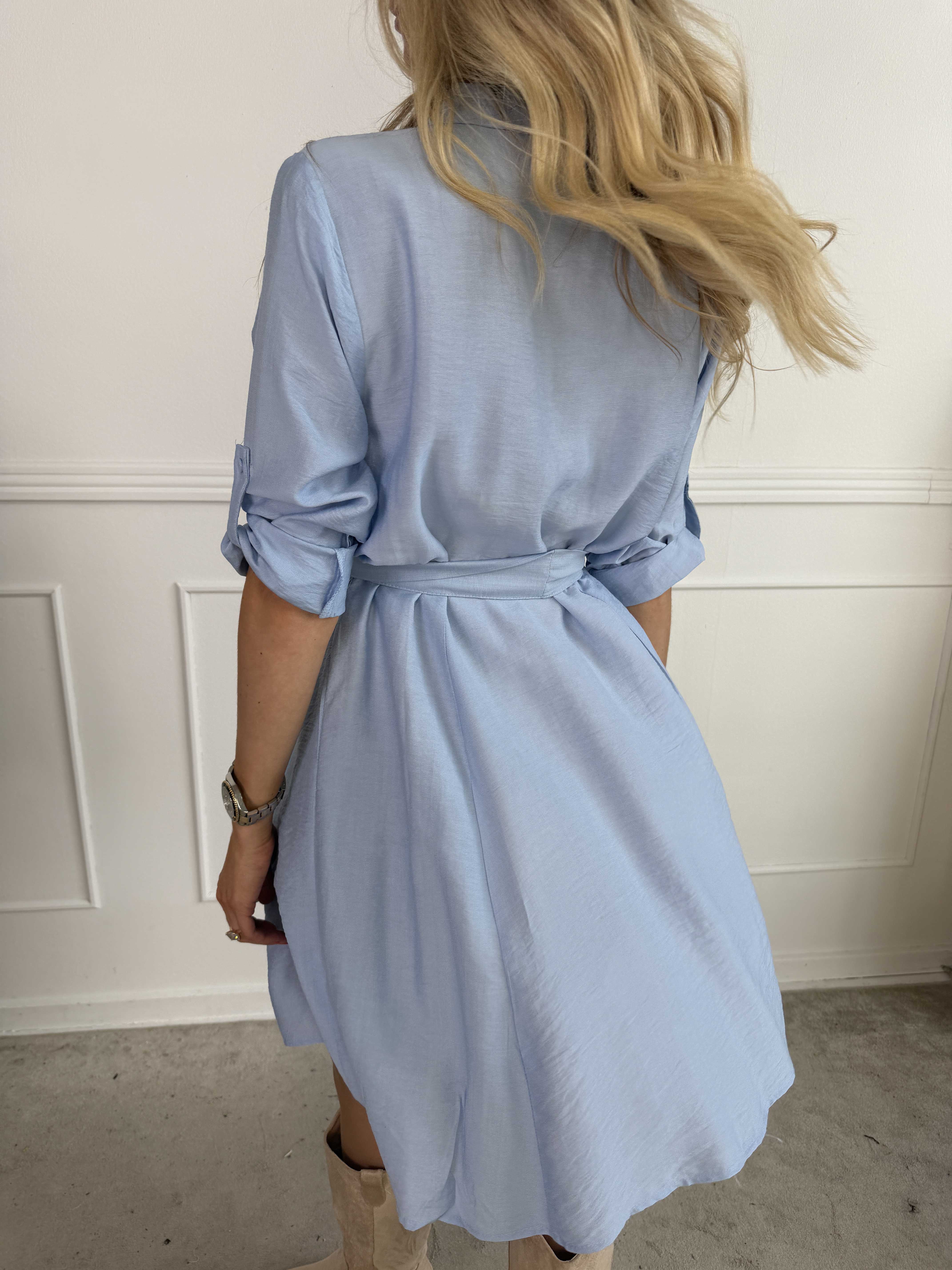 Roberta - Simpel skjortekjole i viskose med bånd i taljen